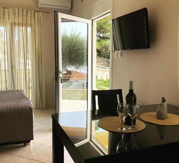 Студия Deluxe, Brentanos Apartments   A   View Of Paradise