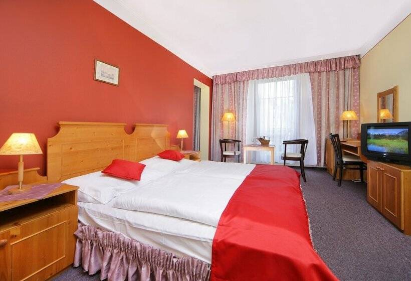 اتاق استاندارد چهار تخته, Wellness Hotel Gendorf