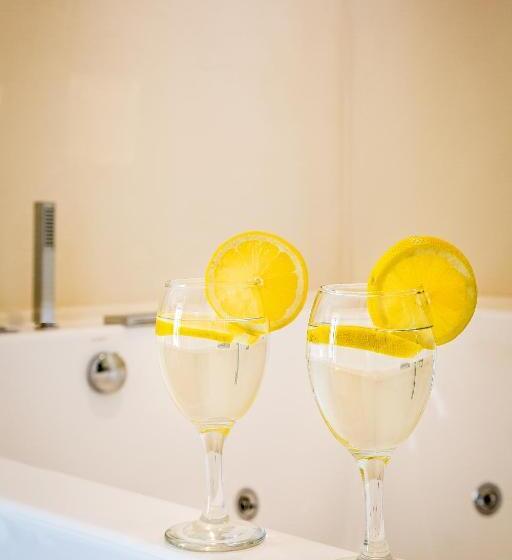 Полулюкс, Samian Mare Hotel Suites & Spa