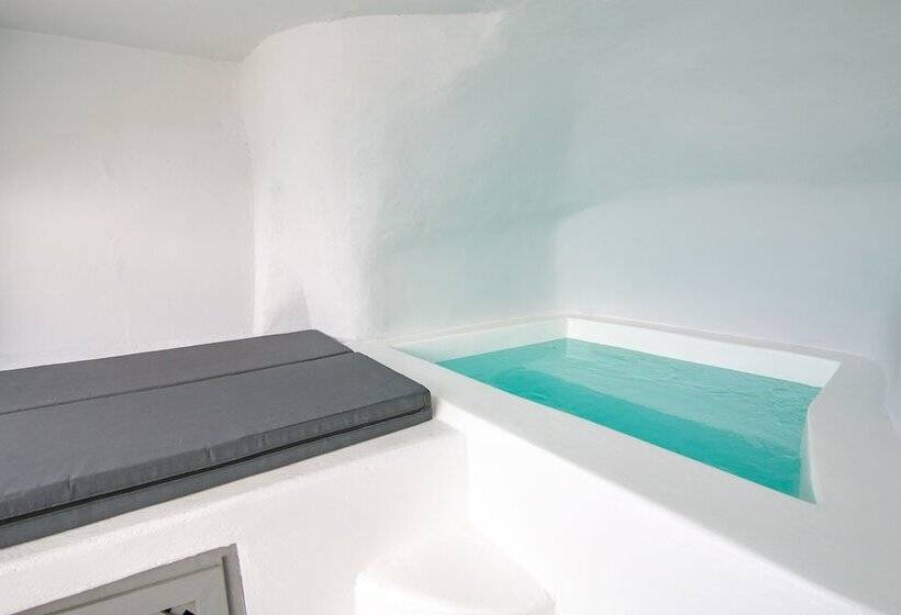 Superior suite with view, Oia Memories Suites