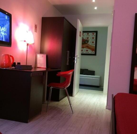 חדר סטנדרט לשלושה, Chroma Italy   Chroma Tessera