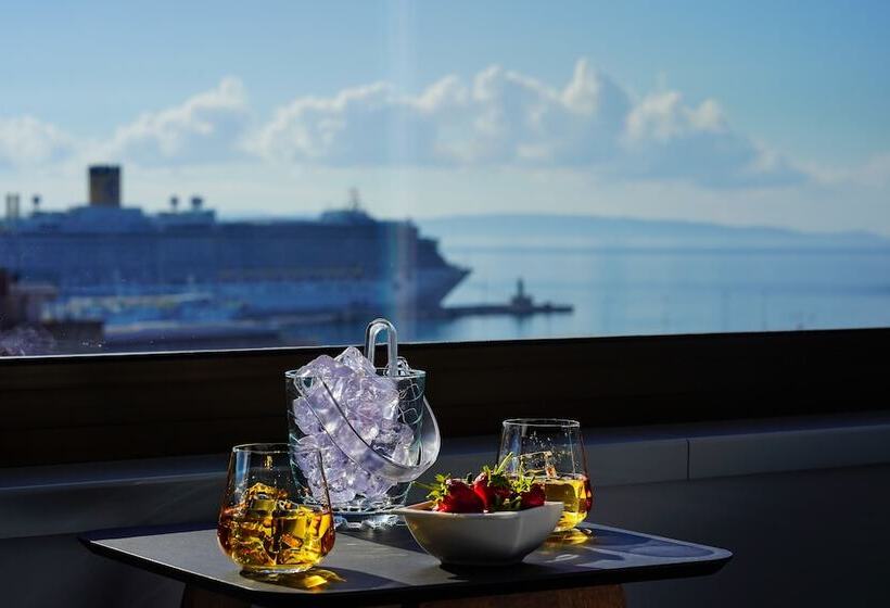 Люкс Superior Вид на Море, Horizon Luxury Suites & Design Rooms
