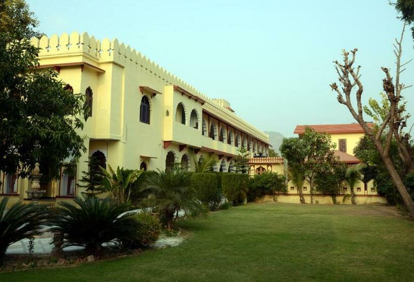 اتاق لوکس, Sajjan Bagh A Heritage Resort