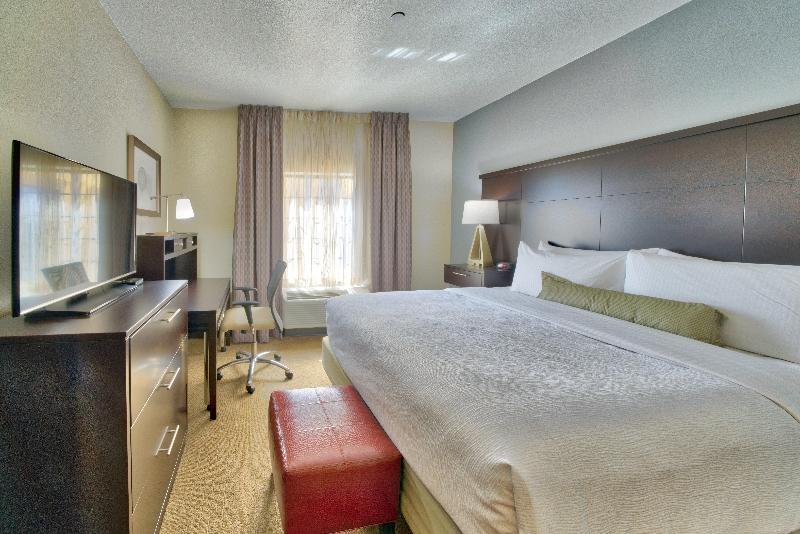 带大床的标准工作室, Staybridge Suites Lubbock South, An Ihg