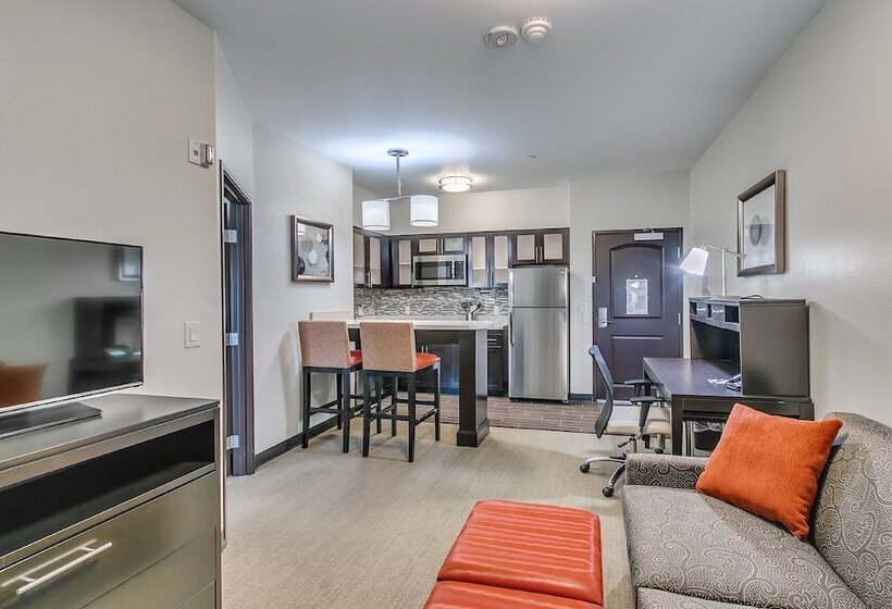 适合残疾人士使用的套间, Staybridge Suites Lubbock South, An Ihg