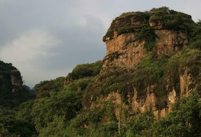 جناح, Valle Místico