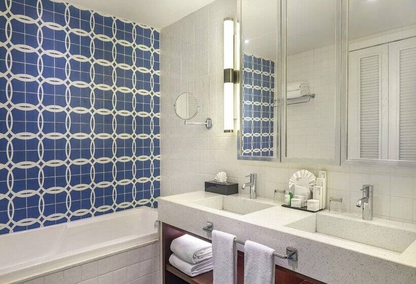 سوییت جونیور با چشم‌انداز استخر, Ocean Riviera Paradise - All Inclusive