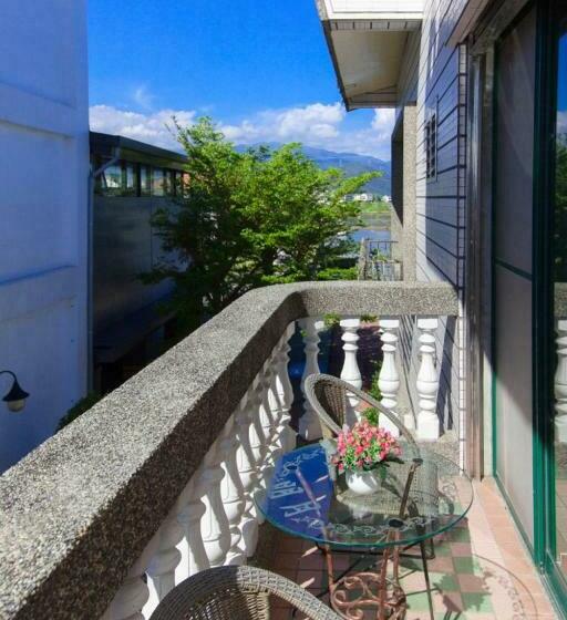 اتاق استاندارد چهار تخته, Chun Feng Cao Tang Homestay
