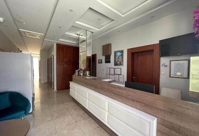 اتاق استاندارد, Butua Residence
