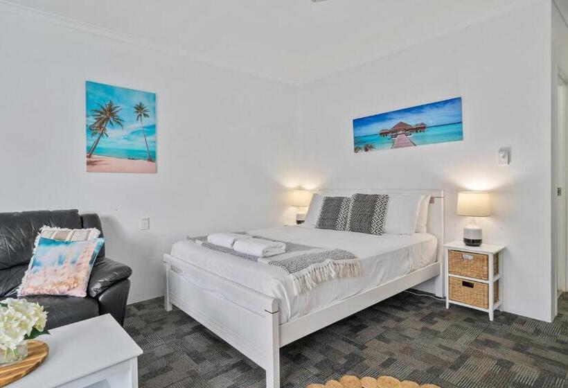 Номер Стандарт Вид на Бассейн, The Resort At Dolphin Heads