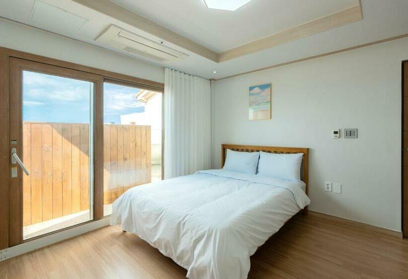 اتاق استاندارد با تراس, Ocean Palade