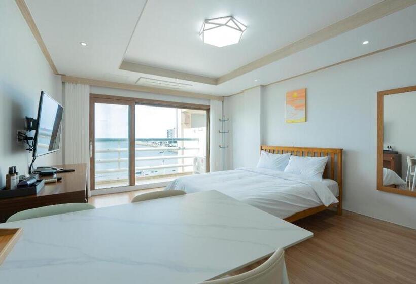 اتاق لوکس با بالکن, Ocean Palade