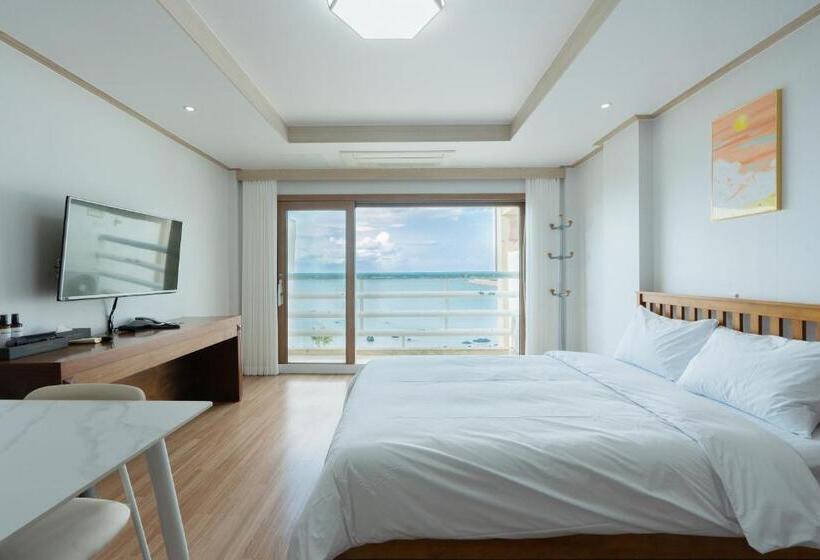 اتاق لوکس با بالکن, Ocean Palade