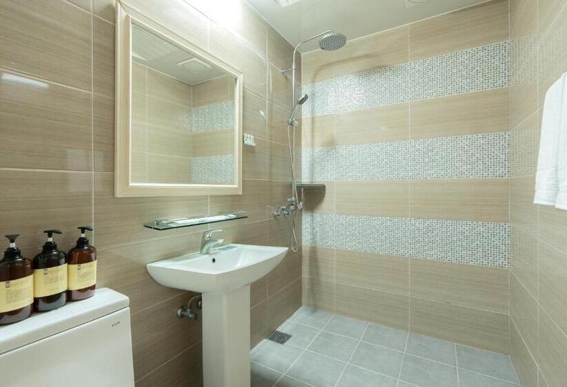 اتاق لوکس با بالکن, Ocean Palade