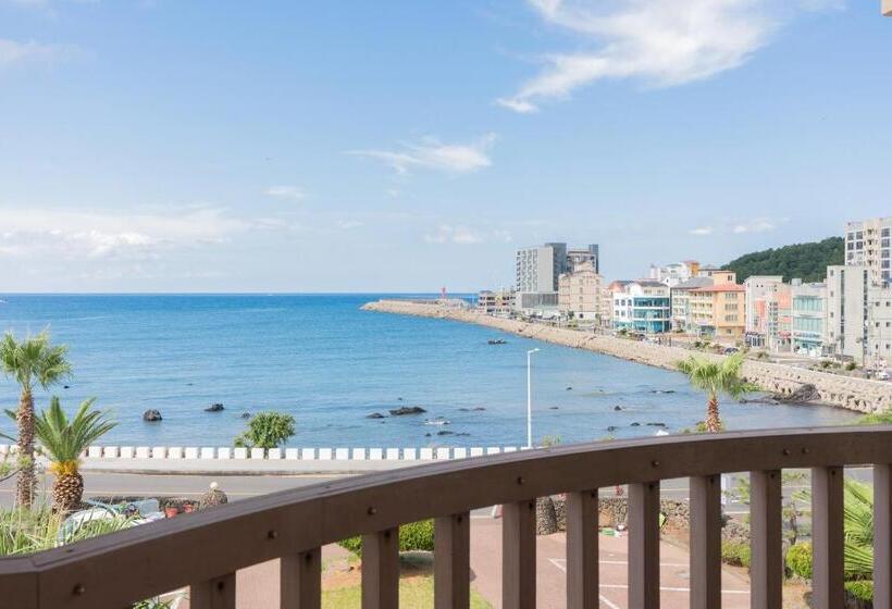 اتاق لوکس با چشم‌انداز دریا, Ocean Palade