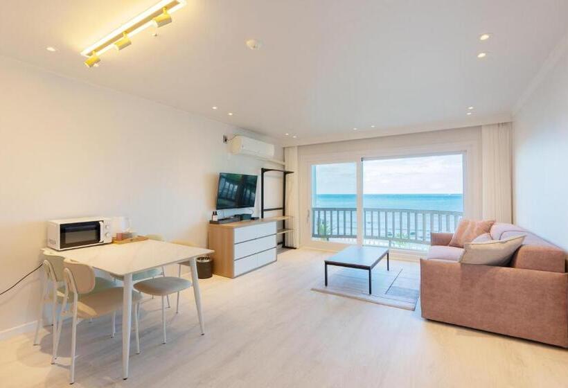 Suite with Terrace, Ocean Palade