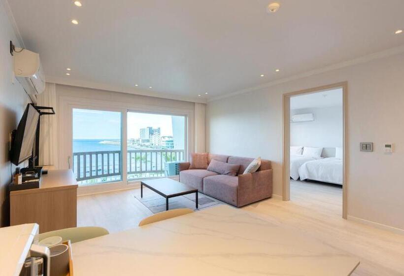 Suite with Terrace, Ocean Palade