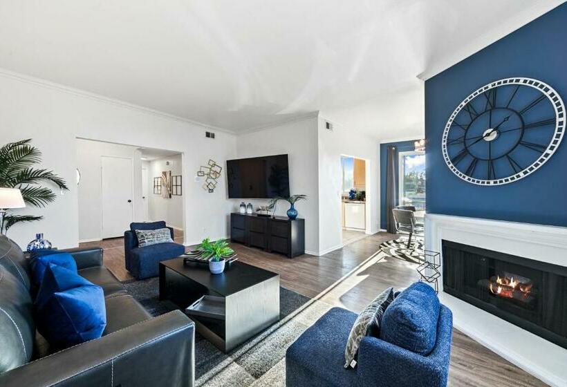 Апартаменты 2 Спальни, Beverly Hills Penthouse 2 Br Apt With Parking 407