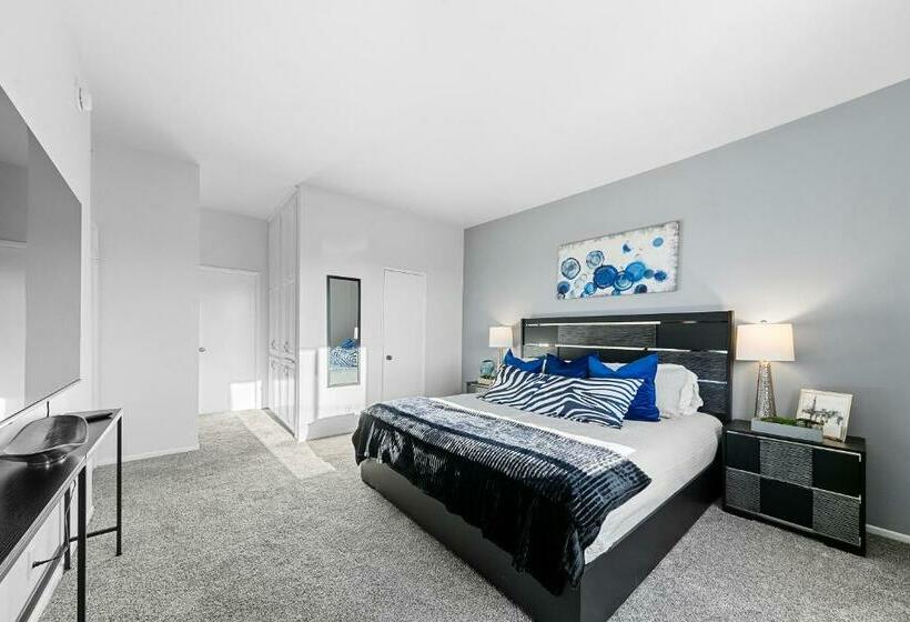 Апартаменты 2 Спальни, Beverly Hills Penthouse 2 Br Apt With Parking 407