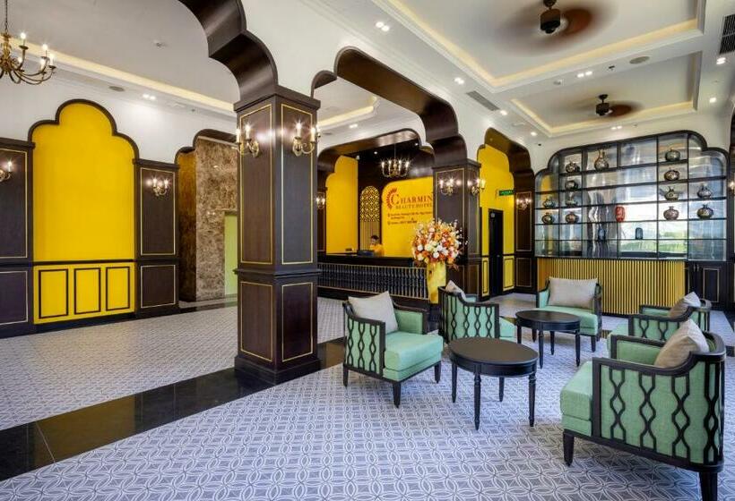 اتاق استاندارد با بالکن, Luxury Hotel Near Da Nang Beach   Charming Beauty