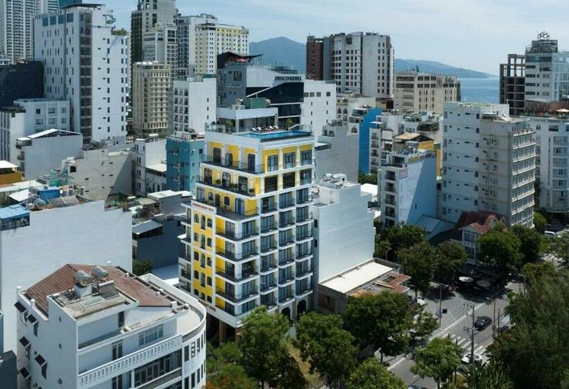 اتاق استاندارد با بالکن, Luxury Hotel Near Da Nang Beach   Charming Beauty