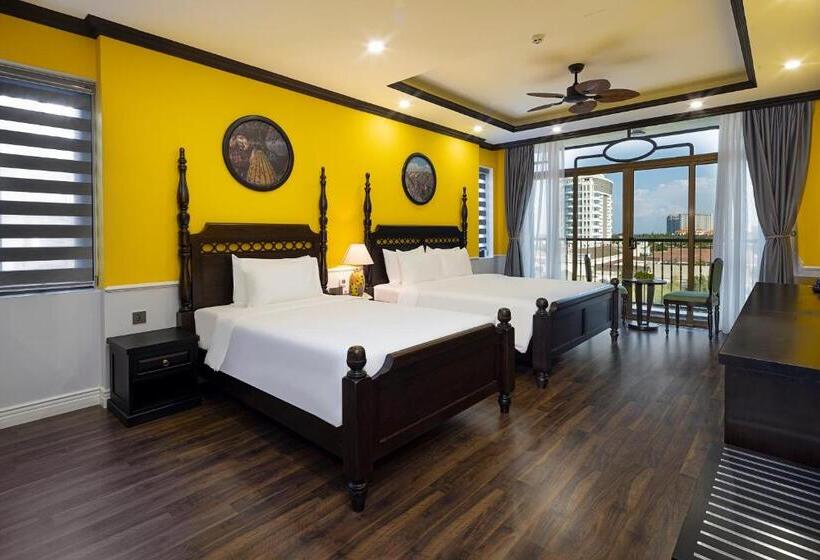 اتاق استاندارد با بالکن, Luxury Hotel Near Da Nang Beach   Charming Beauty