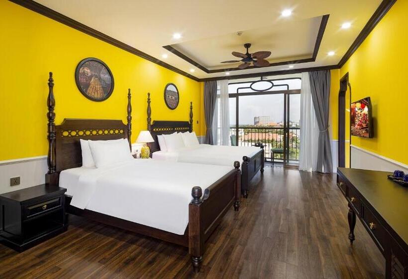 اتاق استاندارد با بالکن, Luxury Hotel Near Da Nang Beach   Charming Beauty