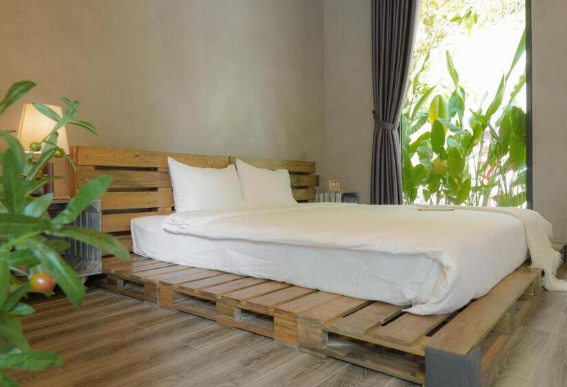 استودیوی استاندارد, Babylon Mini Resort
