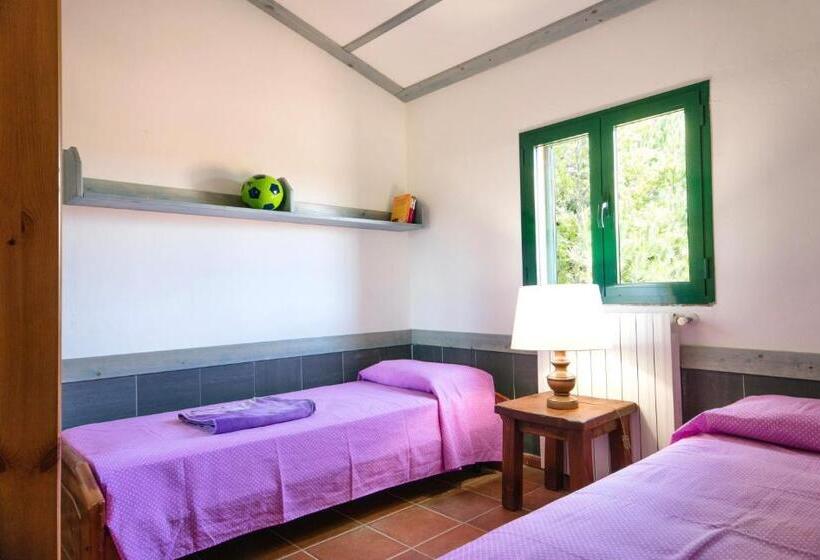 Апартаменты 2 Спальни, Isa Residence With Swimming Pool In Guardistallo Surrounded By Greenery