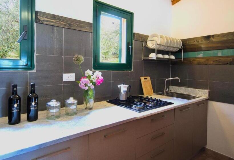 Апартаменты 2 Спальни, Isa Residence With Swimming Pool In Guardistallo Surrounded By Greenery