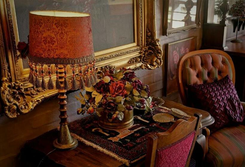 Стандартный Номер Кровать Кинг, Bygracealone Manor