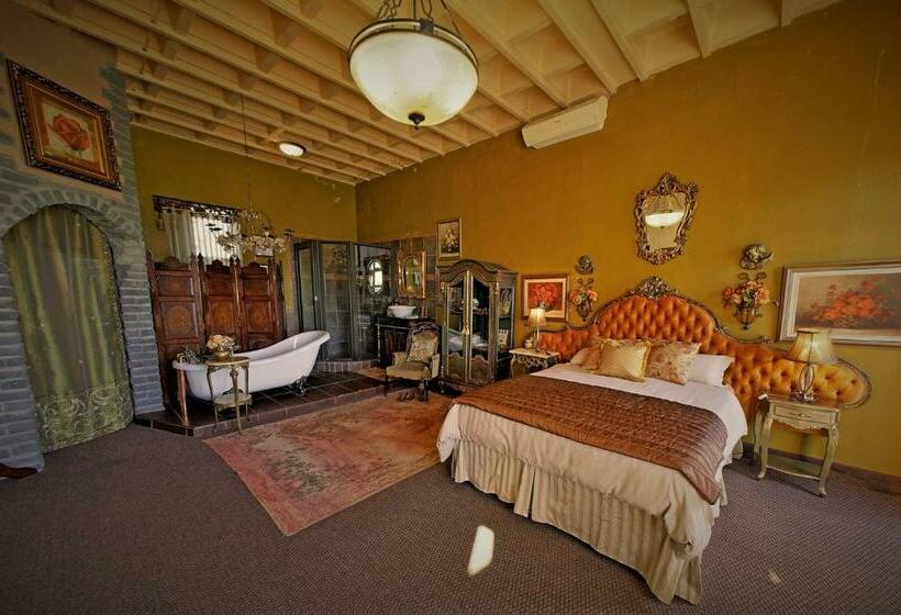 Номер Стандарт, Bygracealone Manor