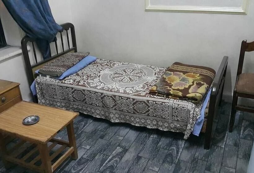 اتاق استاندارد یک نفره, Al Adel Hostel