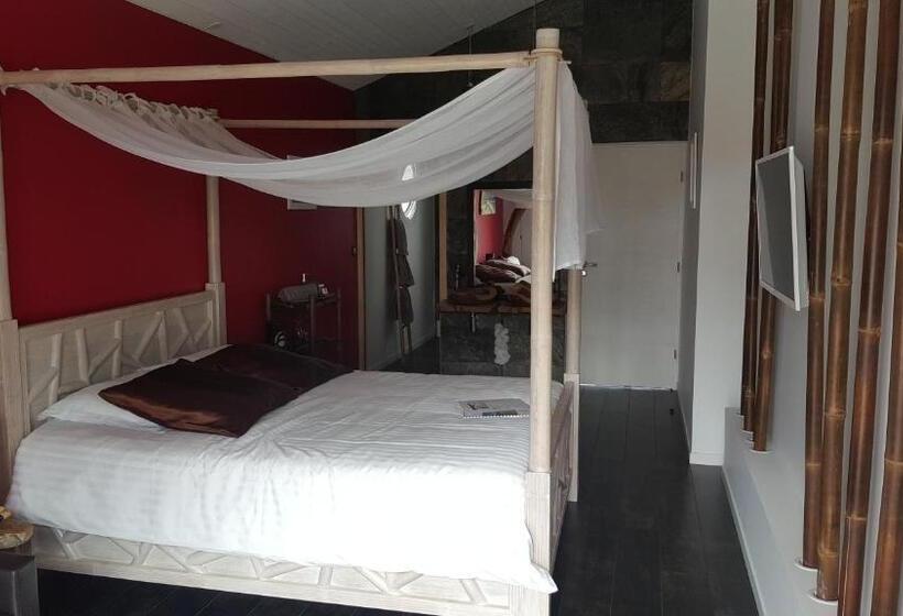 جناح مطلّ علي حمام السباحة, Villa Bora Bora