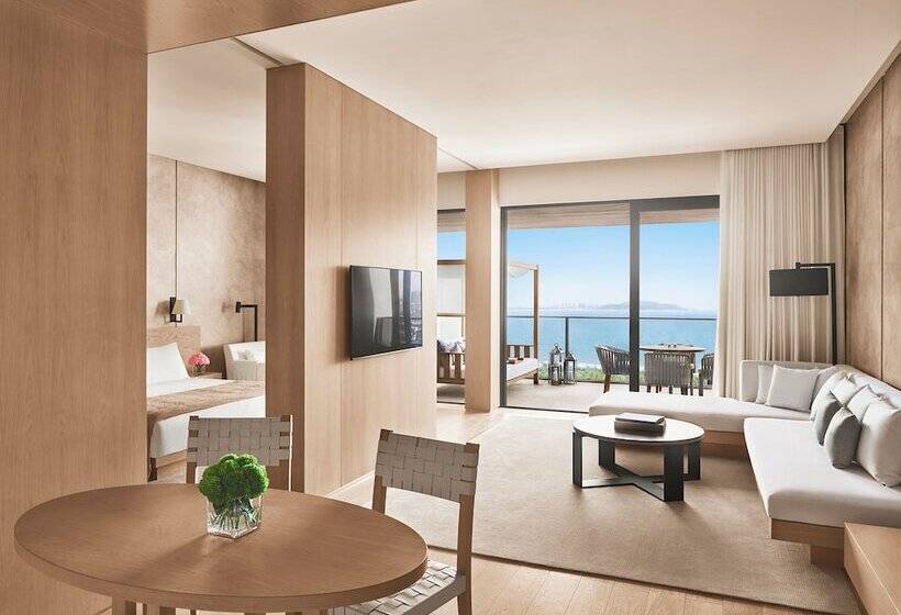 Люкс с Видом, The Sanya Edition