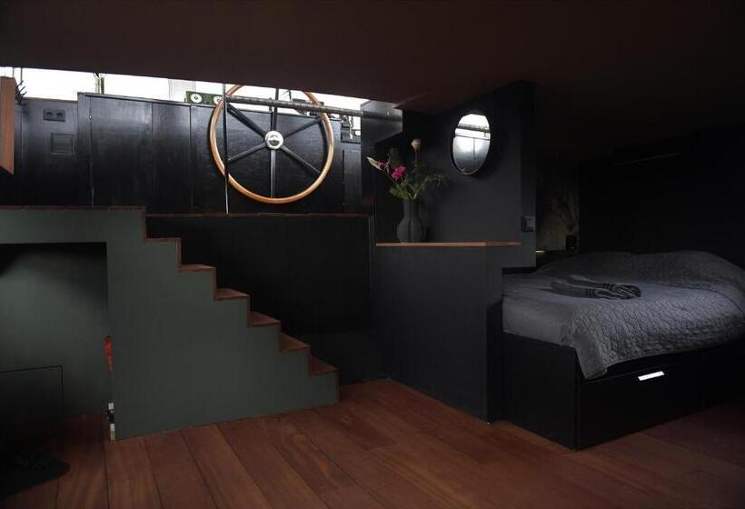 デラックスルーム, Wheelhouse Euphrate Houseboat