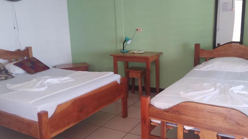 Номер Стандарт Трехместный, Hostal Miraflores B&b