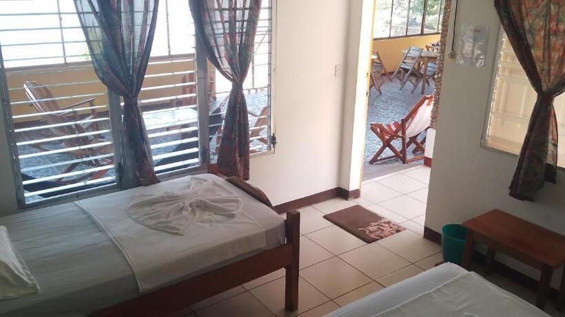 Номер Стандарт Трехместный, Hostal Miraflores B&b