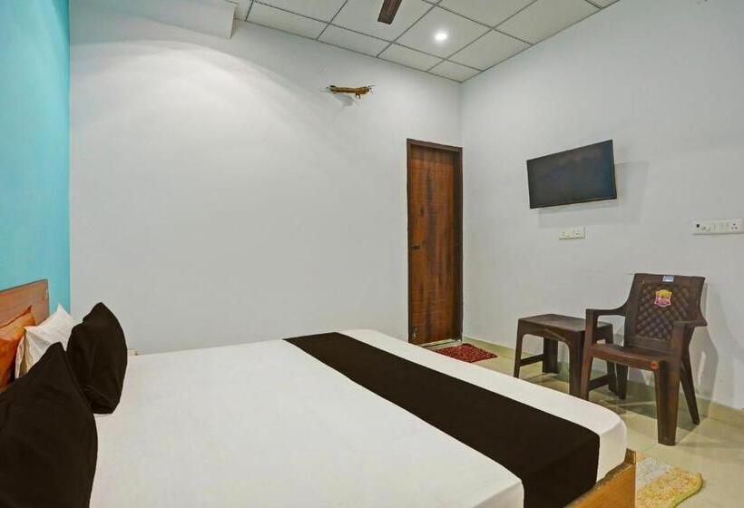 اتاق کلاسیک سه تخته, Oyo Flagship Hotel Sunrise