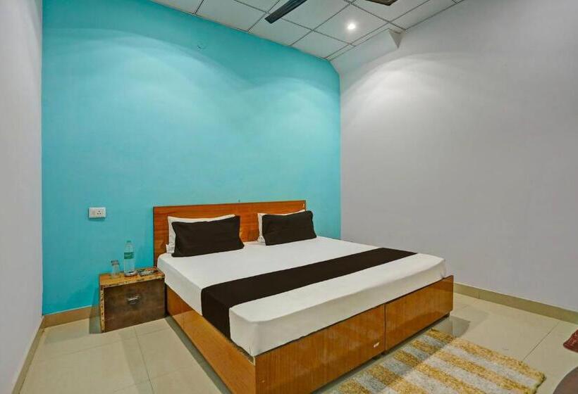 اتاق کلاسیک سه تخته, Oyo Flagship Hotel Sunrise