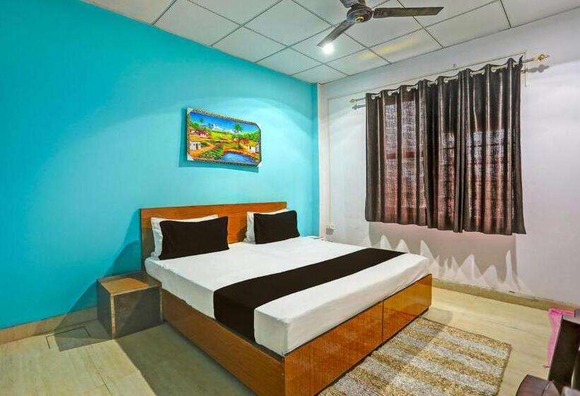 اتاق کلاسیک سه تخته, Oyo Flagship Hotel Sunrise