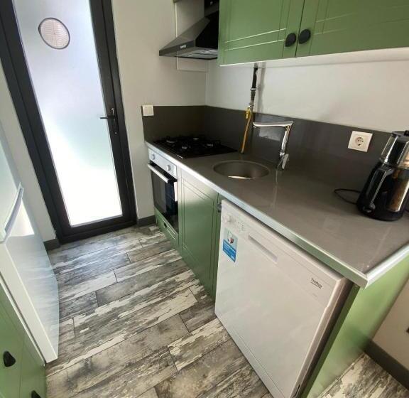 اتاق استاندارد با بالکن, Your House Apart Otel