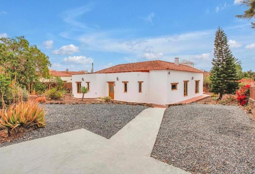 اتاق استاندارد با چشم‌انداز استخر, Villa Amrita