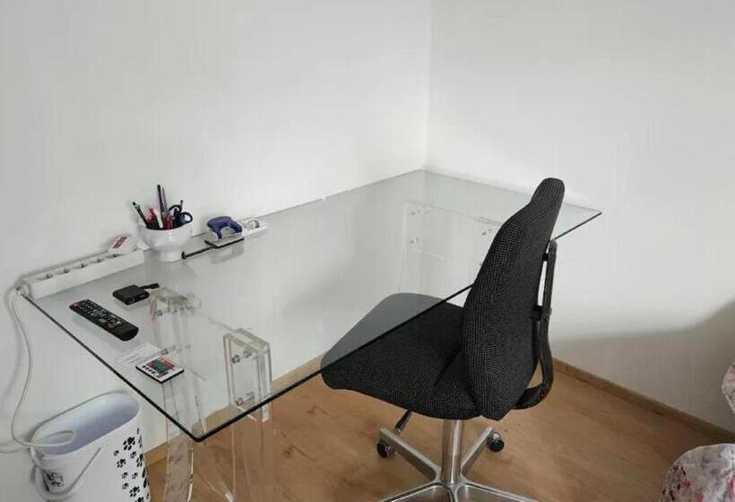 اتاق استاندارد, Ferienzimmer Bei Thomas   Gemütliches Schlaf  Und Wohnzimmer Mit Modernem Bad