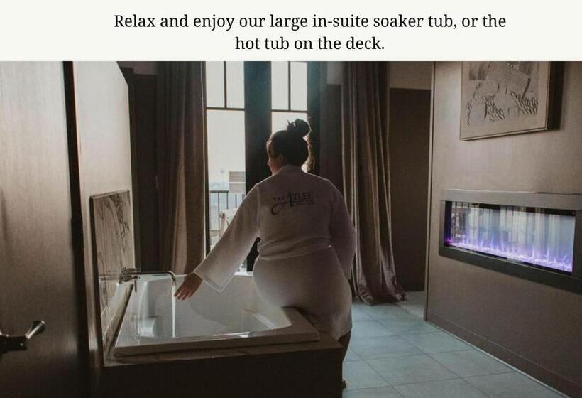 자쿠지 스위트, The Atlee Suites