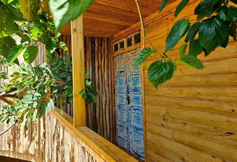 سوییت با چشم‌انداز کوه, Jabali Mountain Cabin