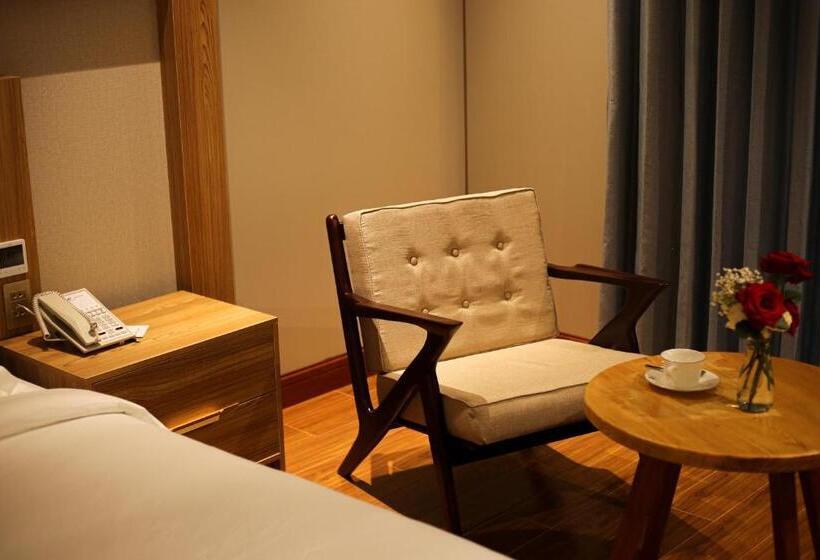 اتاق استاندارد با تخت بزرگ, Phú Long Tam Kỳ Hotel & Restaurant