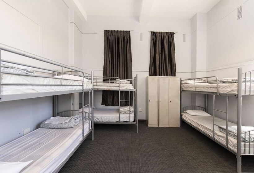 공동 객실, The Old Swan Barracks   Hostel
