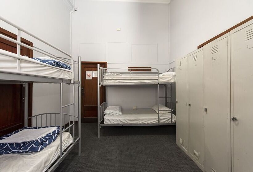 공동 객실, The Old Swan Barracks   Hostel