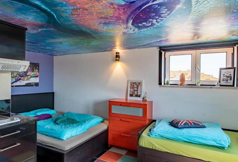 Family Suite, Captains Log House